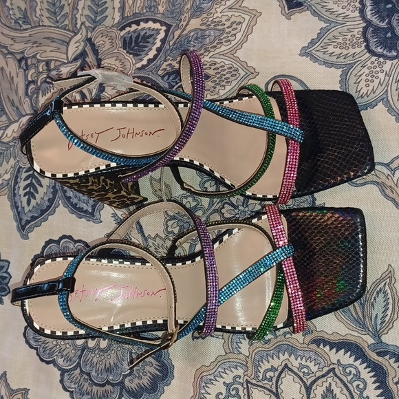 BETSEY JOHNSON Graviti Embellished Leopard Print Block Heel Sandal Size 7.5 NEW - Picture 9 of 14